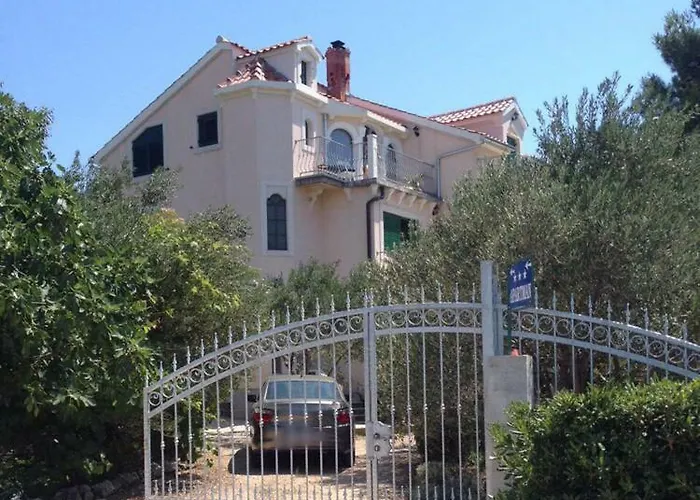 By The Sea Apartman *